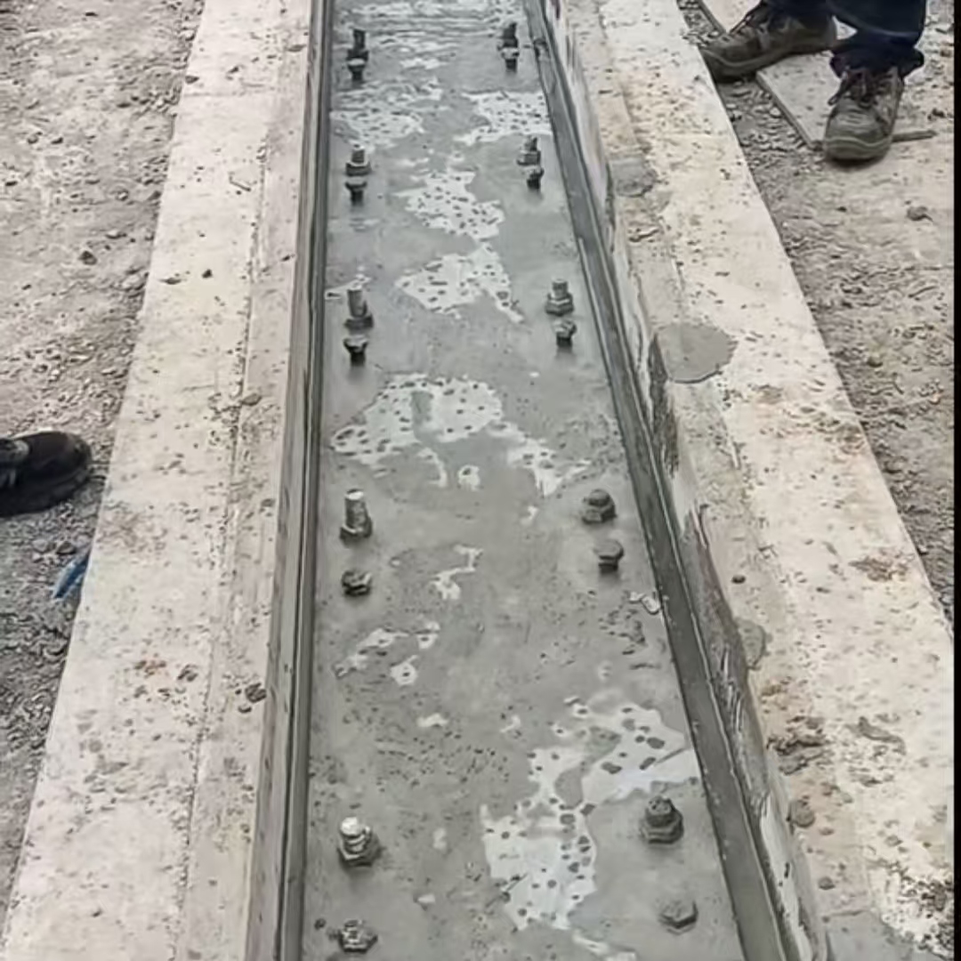 新荣港口码头起重机龙门吊重型机械设备稳固用早强快凝轨道胶泥